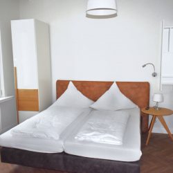 EG-Miniwohnung-Schlafzimmer